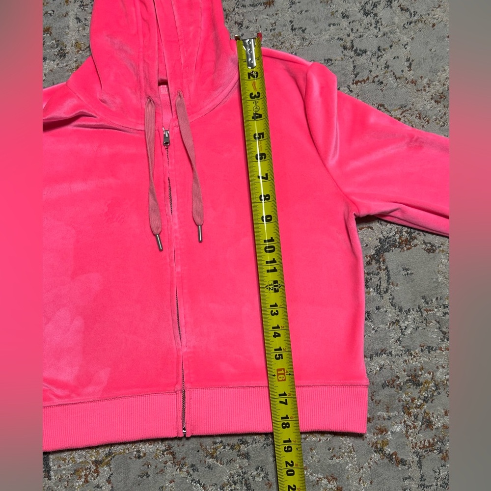 Aerie hot pink Velour Cropped Hoodie
Jacket size medium - Picture 12 of 12